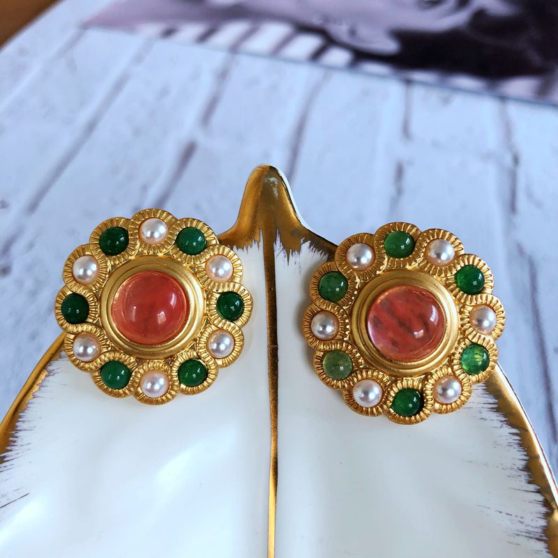 Vente En Gros Bijoux Boucles D&#39;oreilles En Perles De Couleur Incrustées Rétro Nihaojewelry display picture 7