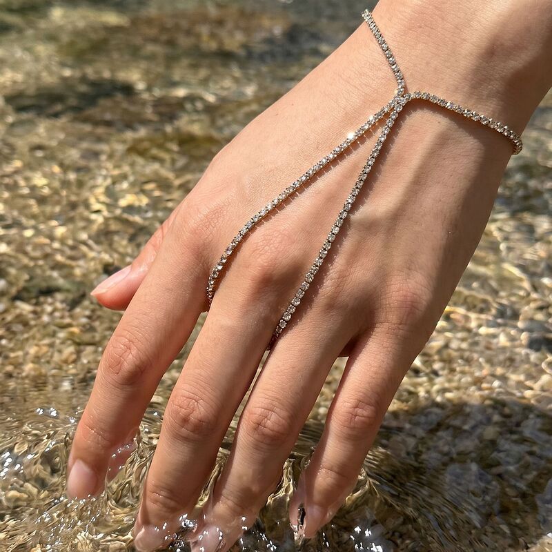 Tiktok Influencer Sparkling Diamond Integrated Wrist Chain Adjustable Zircon Bracelet Light Luxury Party Jewelry Cross-Border Supply Tiktok Influencer Sparkling Diamond Integrated Wrist Chain Adjustable Zircon Bracelet Light Luxury Party Jewelry Cross-Border Supply