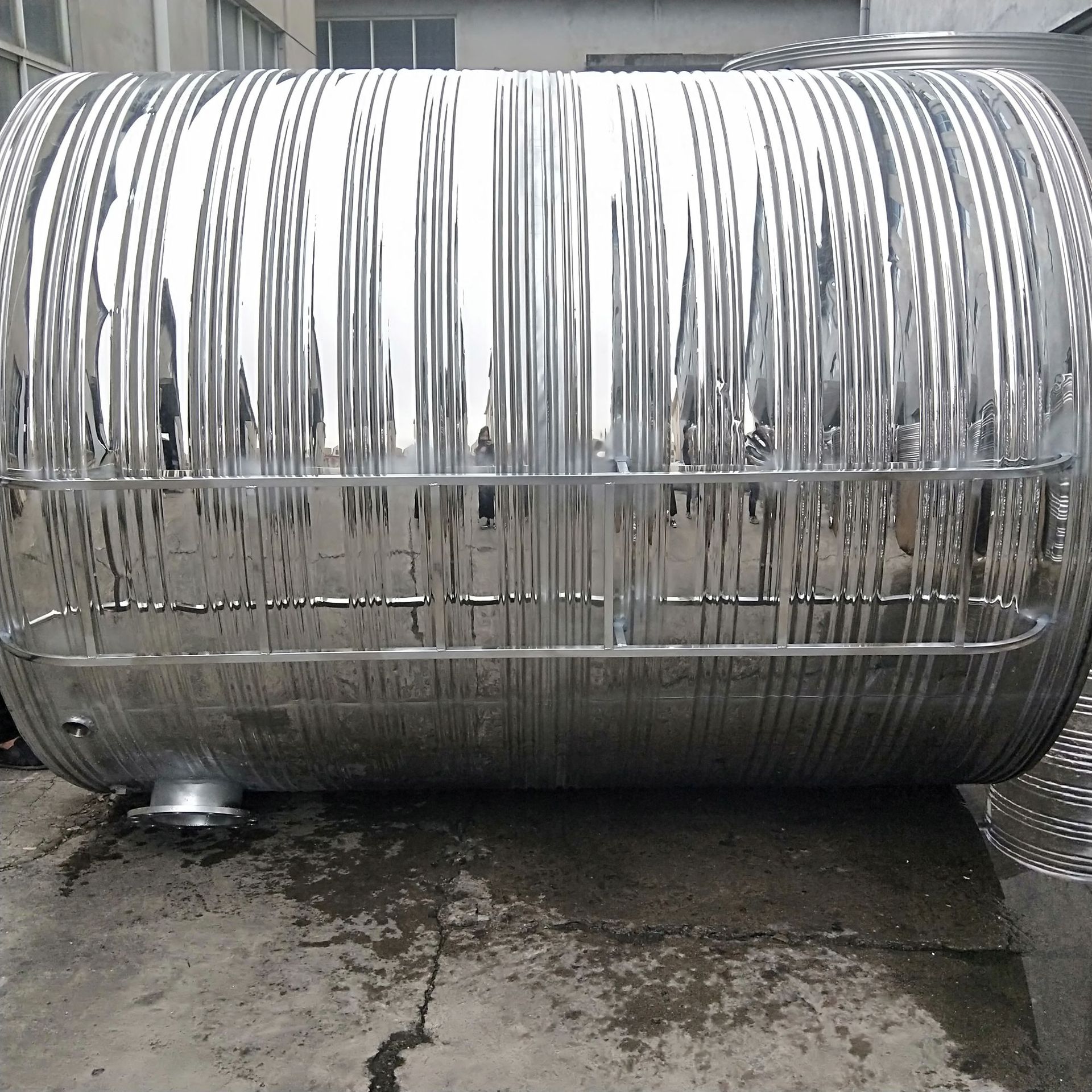 常州热销生活水箱 304圆形不锈钢水箱 提供专业储水设备大容量