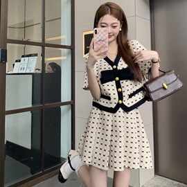 大码女装时尚小香风裙子套装法式气质感短款百褶半身裙两件套