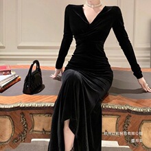 �S��ֱ�N��ʽ�к�ɫ��z�q����B��ȹŮ�ﶬ��v�I����������