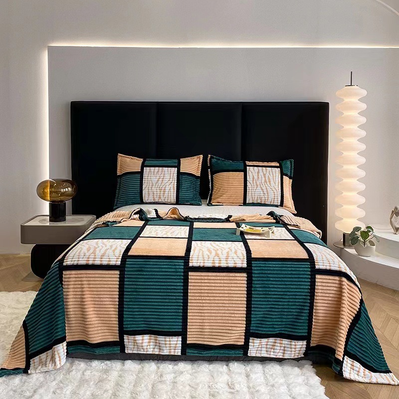 파란색 낙타 담요와 베갯잇 2개