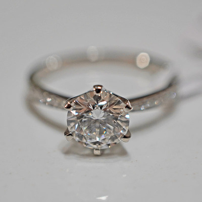 PT950铂金培育钻石戒指女士简约求婚|ru