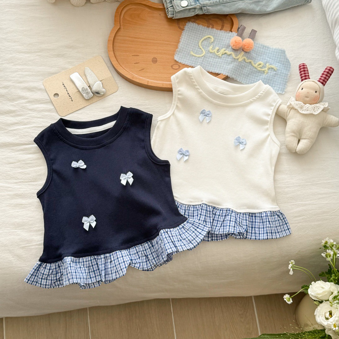 Xianning Seven Girls Summer Nuevos productos Tops de manga corta Estilo occidental Decoración de mariposa Encaje Moda Ropa de jardín de infantes de media manga pequeña