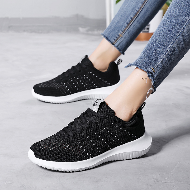 Breathable lightweight running sneakers for students