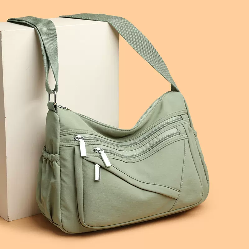 牛津布单肩斜挎包防水尼龙斜跨旅游包时尚帆布妈咪女士休闲妈妈包