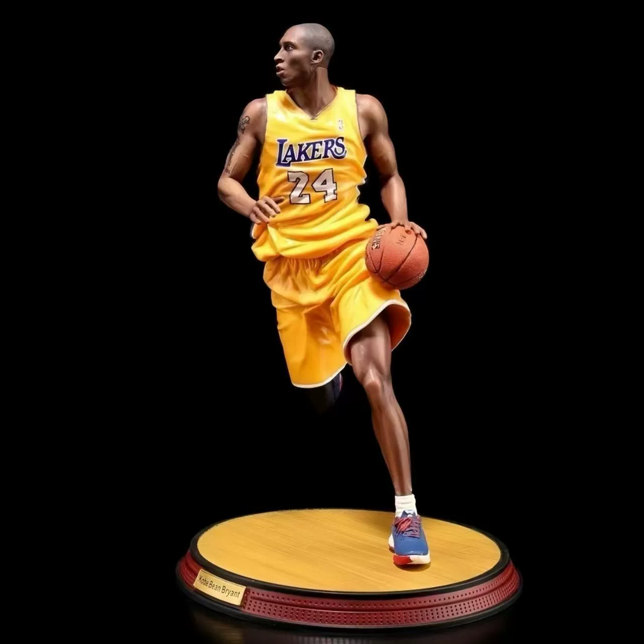 Фигурка-статуэтка в честь Кобе Брайанта "Black Mamba" — баскетбол, дриблинг, номер 24, памятная модель