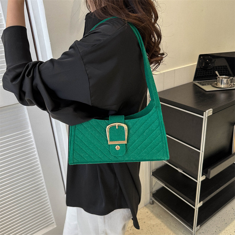 Felt Cloth Fashionable Women's Commuting Texted Handbag 2023 Summer Simple Western Style Shoulder Underarm Bag Casual Bag