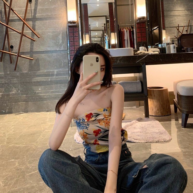 Hainan Sanya Vacation Vest Sling Women's Spring Slim-fit Seaside Short Top Dali Design Travel Chest Wrap Hainan Sanya Vacation Vest Sling Women's Spring Slim-fit Seaside Short Top Dali Design Travel Chest Wrap