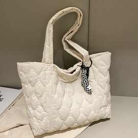 尼龙通勤托特包大容量女百搭菱格腋下手提单肩包水桶包2025便携