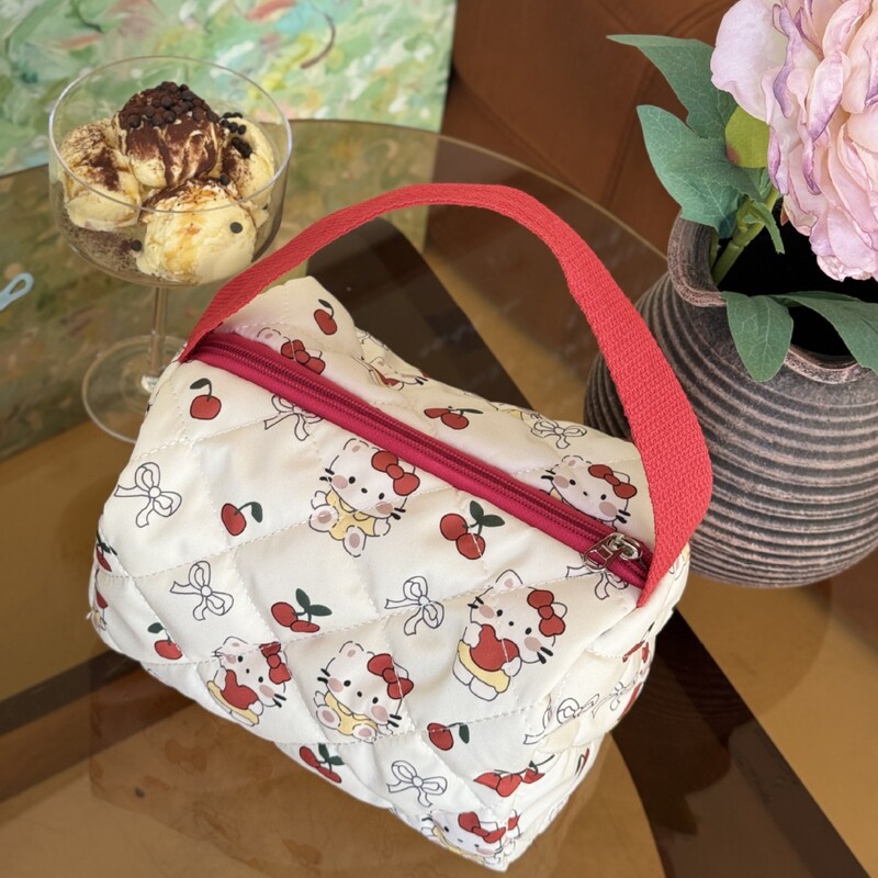 Cute Cherry Cat Makeup Bag, Large Capacity, Japanese-Style Quilted Cotton Toiletry Bag, Portable Hand-Held Cosmetic Storage Bag