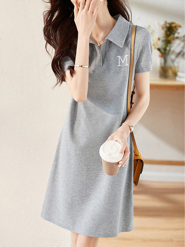 Đầm suông nữ midi phong cách thể thao Hàn Quốc, chữ thêu, màu xám — màu xám
