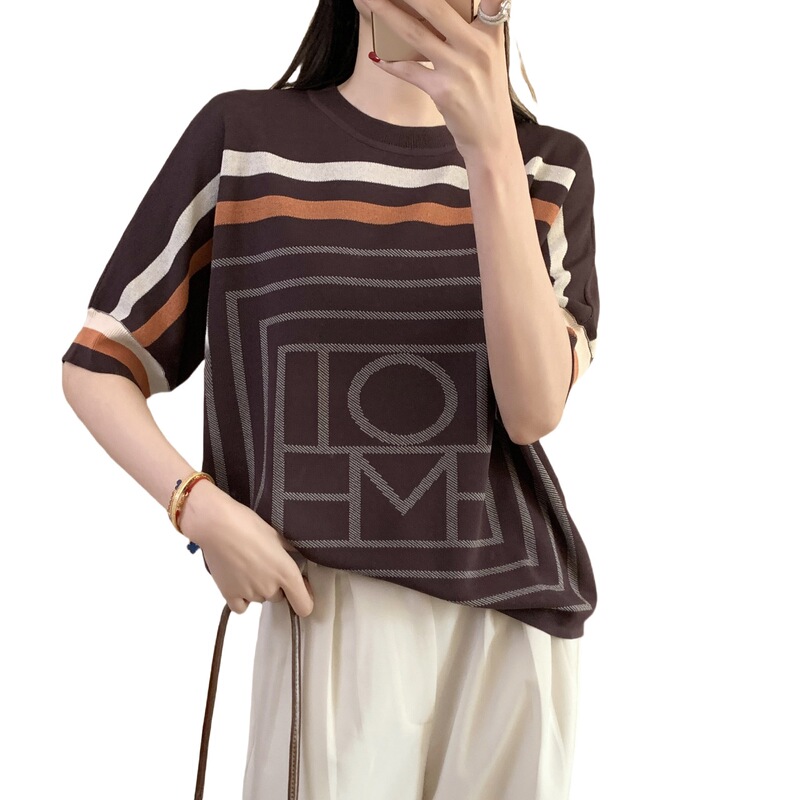 クロスボーダーのニットの女性のタイプ2025春秋の新型の中で底のシャツを掛けて色の気質にぶつかって年齢を減らします。|undefined