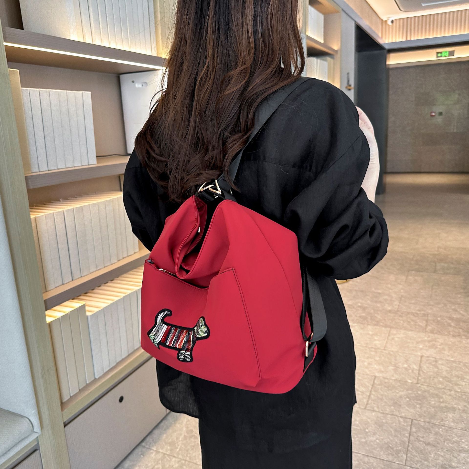 大容量托特包女单双肩斜挎包2025新款时尚休闲日常出行旅行布包