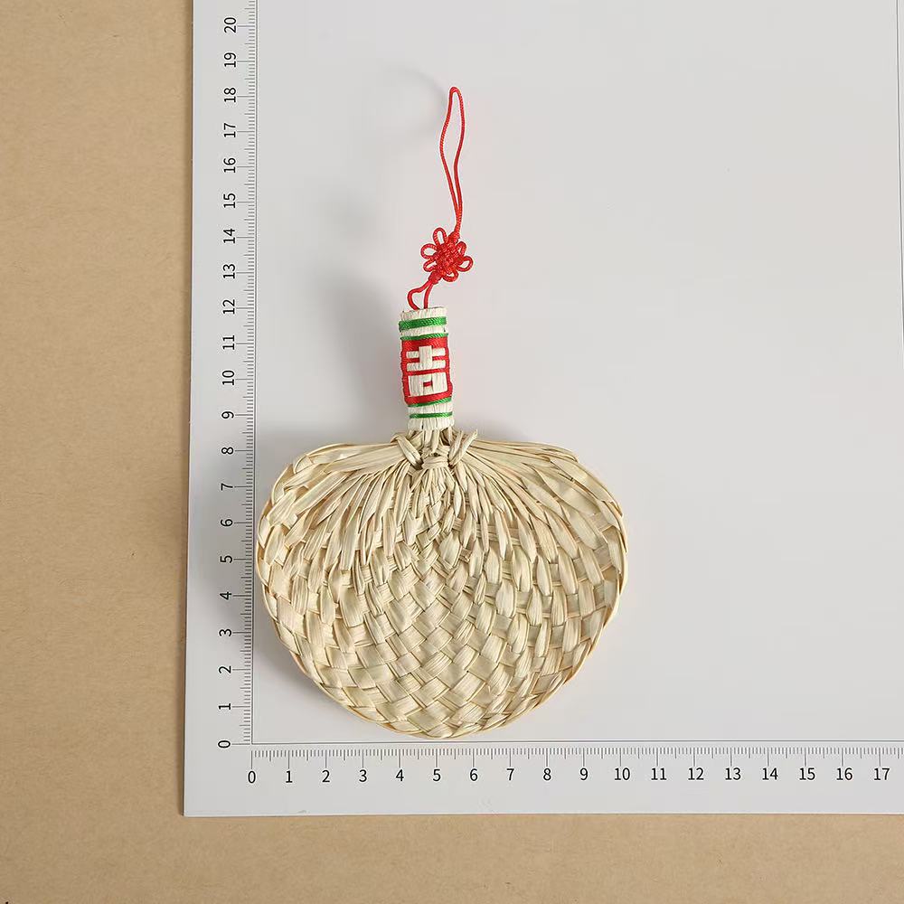 Festival del Bote del Dragón Tejer de bambú Hecho a mano Diy Barco del bote del dragón Bolso de ajenjo Ramo Empaquetado Decoración de la puerta Colgante de la puerta Joyas de coche hechas a mano
