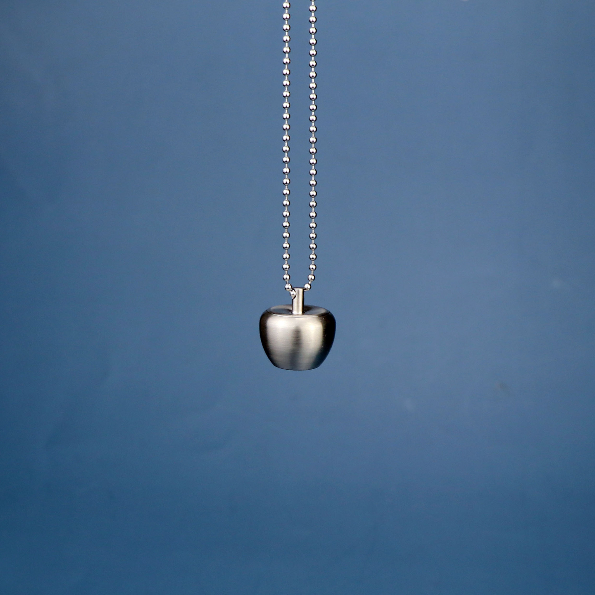 Mini caja de Medicina de tarro de almacenamiento a prueba de polvo de tamaño pequeño Botella de medicina pequeña sellada a prueba de humedad de acero inoxidable botella de almacenamiento creativa portátil