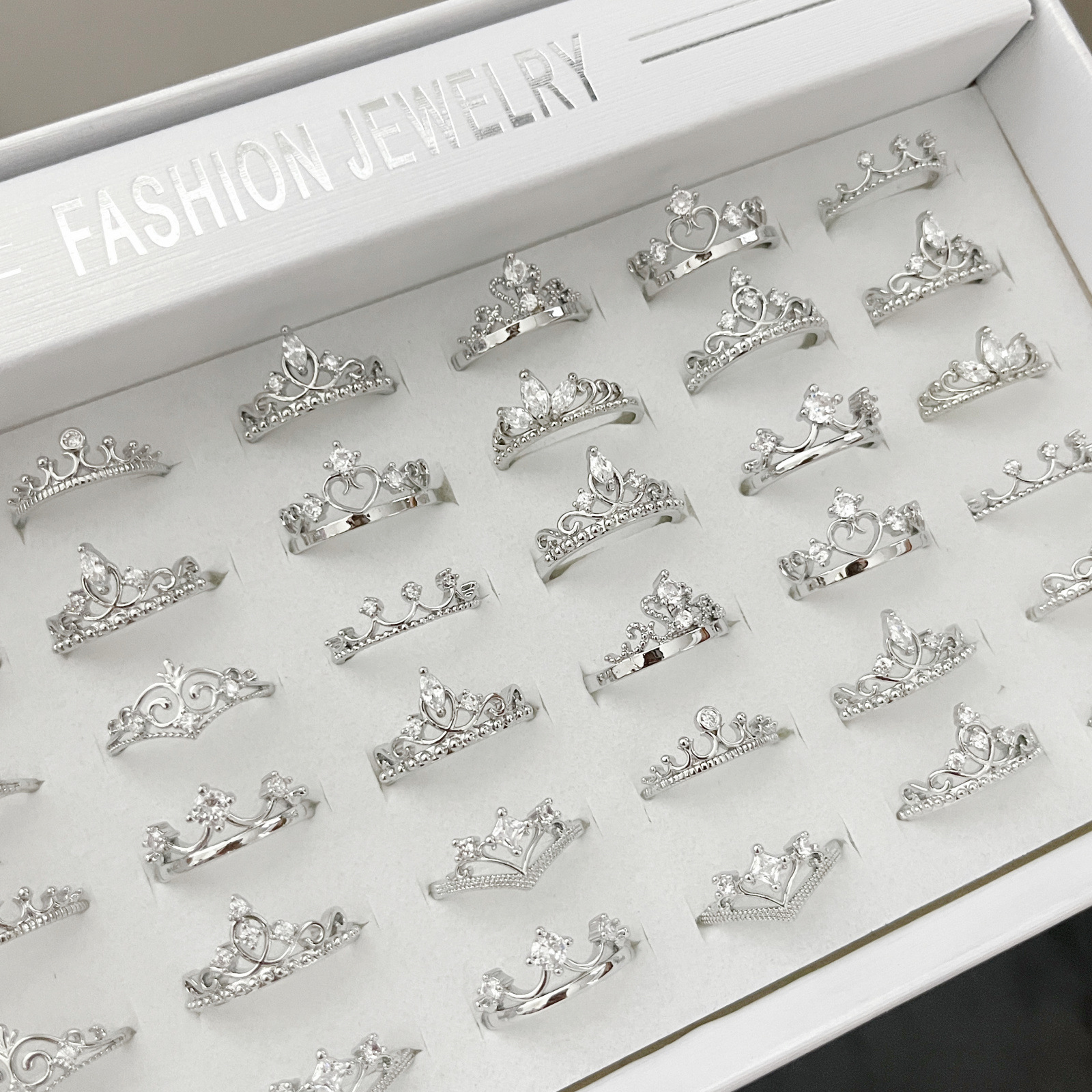 Princess Crown Ring for Women, Simple, Versatile, High-End, Elegant, Open Adjustable Ring, Niche Design Ring for Women