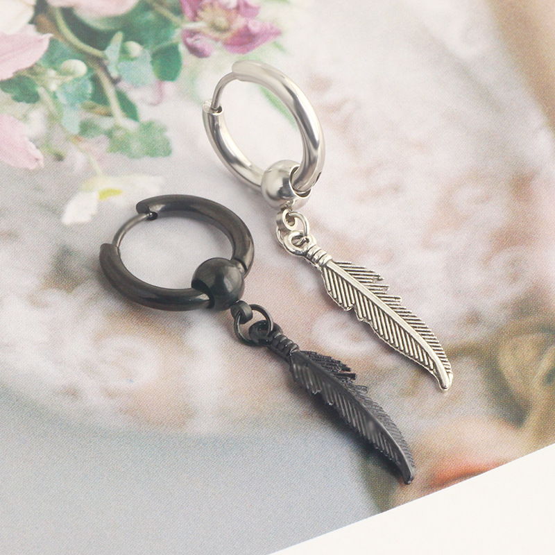 Labret piercing jewelry detail image