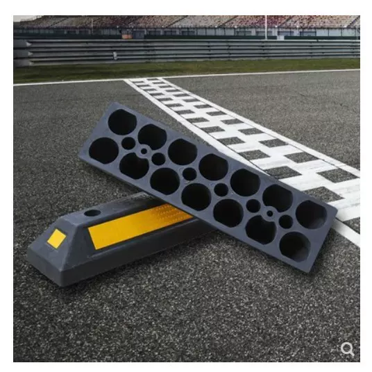 厂家直销橡胶实心车库定位器停车场橡塑车轮挡车器交通设施防撞墩