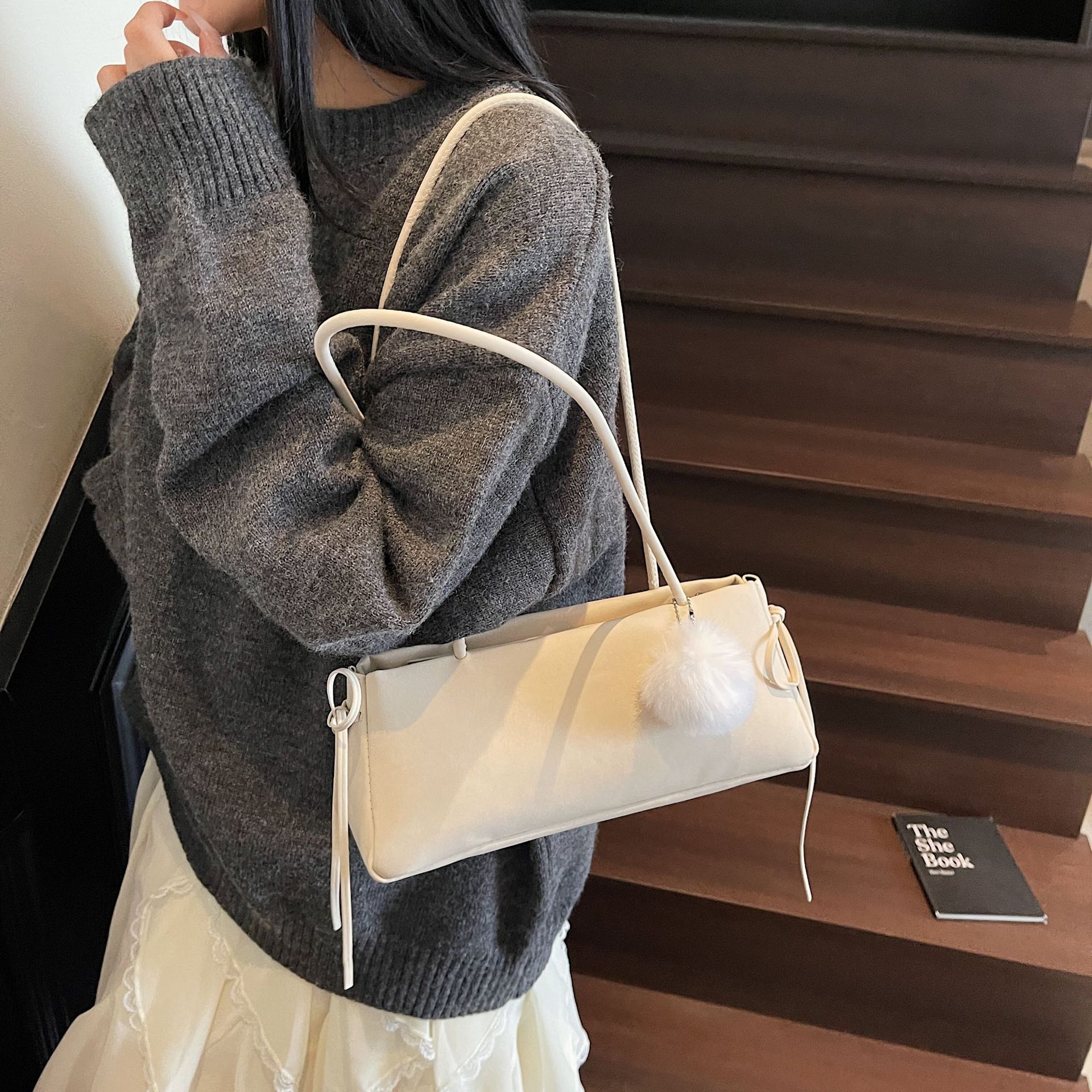 2025 New Retro Shoulder Underarm Bag Suede Matte Texture Women's Handbag Bow Knot Baguette Bag - Thumbnail 4
