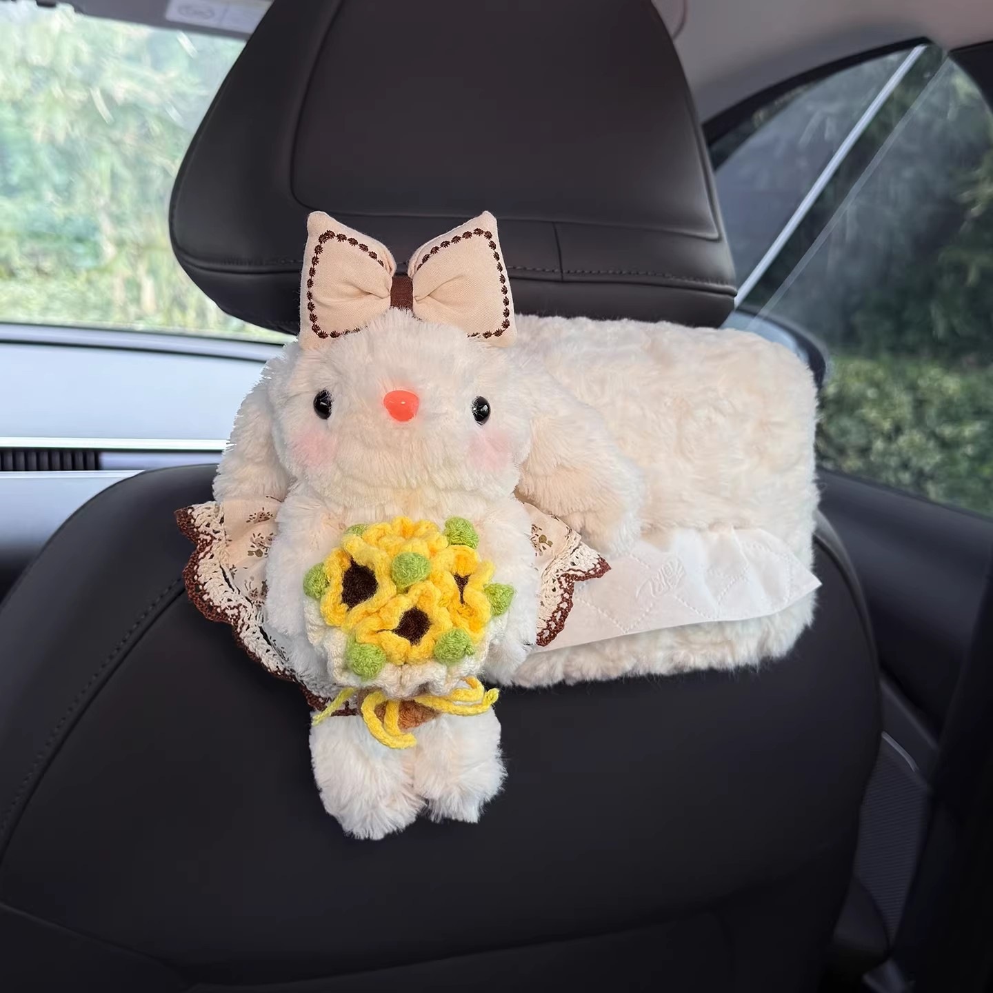 Cute Rabbit Car Tissue Box, 2026 New Model, Hanging on the Rear Headrest of the Car, High-End Style for Women