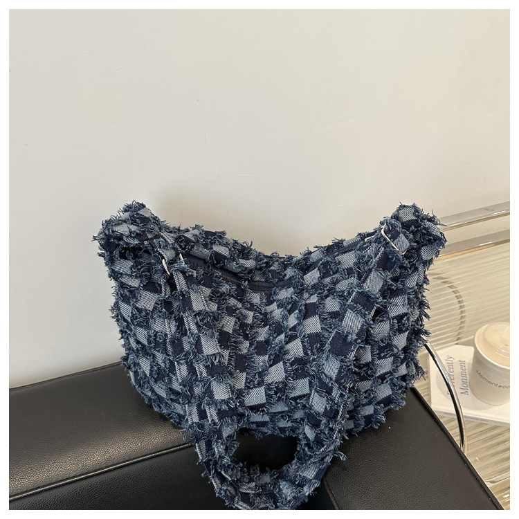 Casual and fashionable crossbody bag 2025 new style large-capacity simple checkered single-shoulder bag, personalized and versatile, lightweight underarm bag undefined