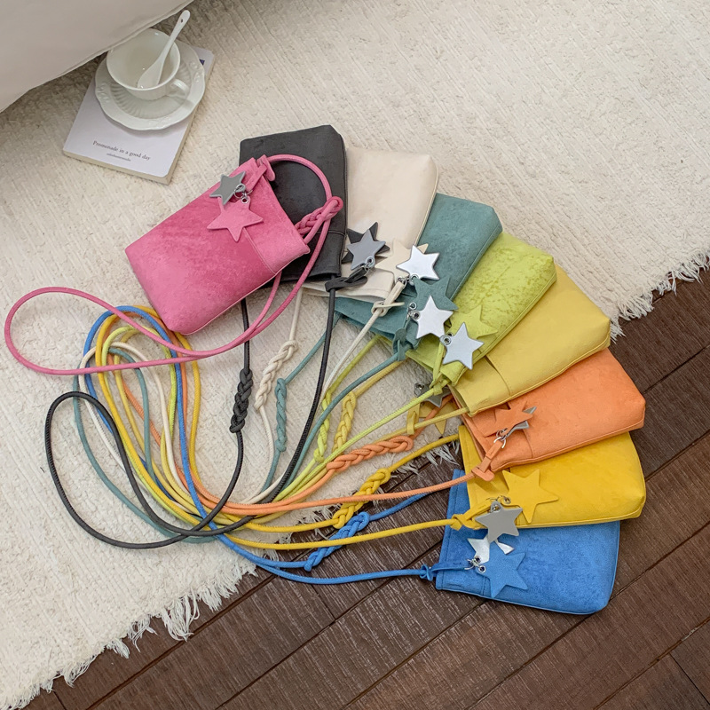 Retro nicho personalidad encantadora 2026 nuevo bolso cuadrado simple ocio portátil inclinado bolso de mujer dopamina image 1