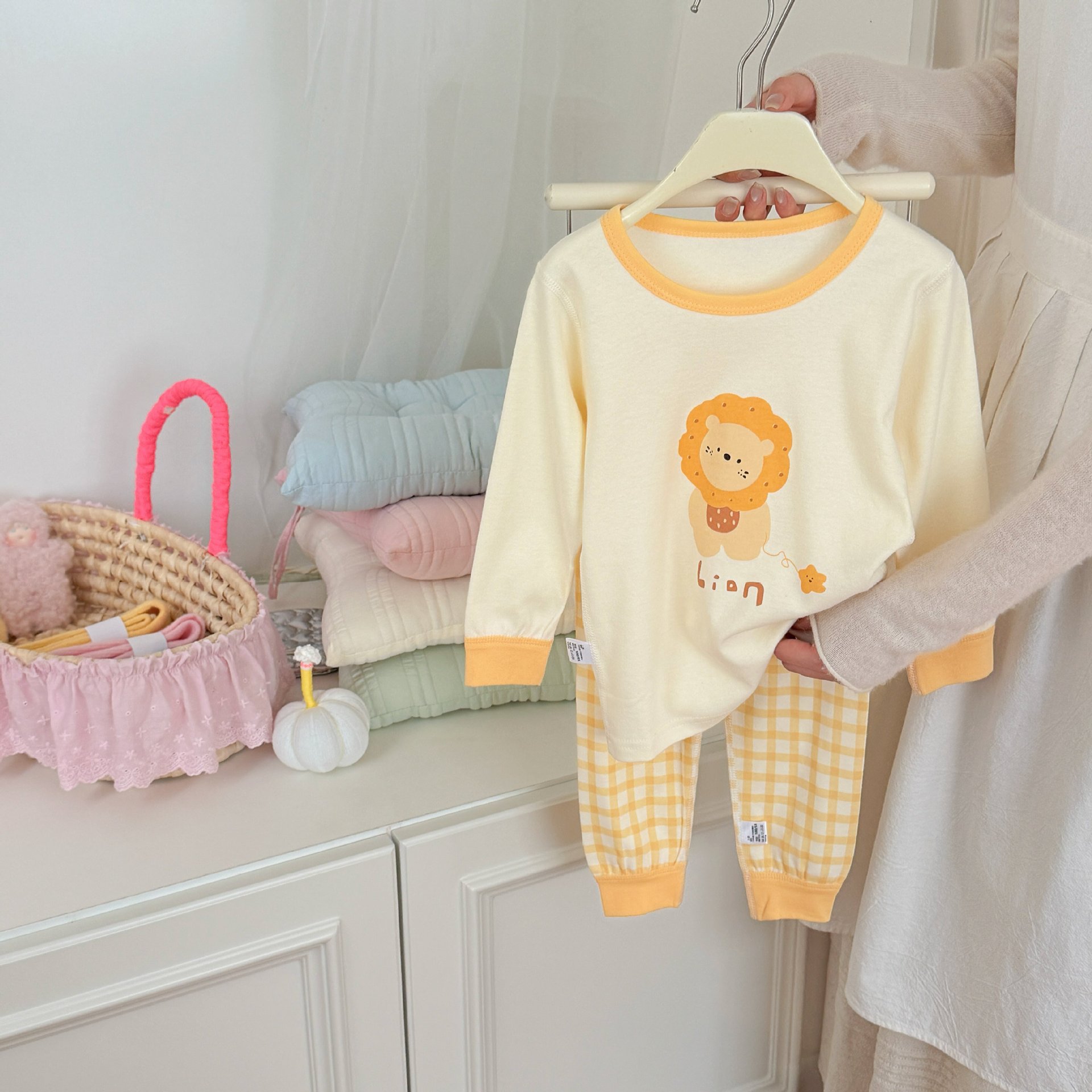 Pijama infantil de algodón para niños primavera y otoño mangas largas dibujos animados para niños pequeños lindos trajes de niñas chaqueta de otoño pantalones