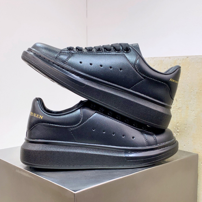 Pure Original Light Luxury McQueen Alexander Thick-Soled White Sneakers for Men and Women, Soft-Soled Height-Increasing Casual Sports Leather Trendy Shoes Pure Original Light Luxury McQueen Alexander Thick-Soled White Sneakers for Men and Women, Soft-Soled Height-Increasing Casual Sports Leather Trendy Shoes