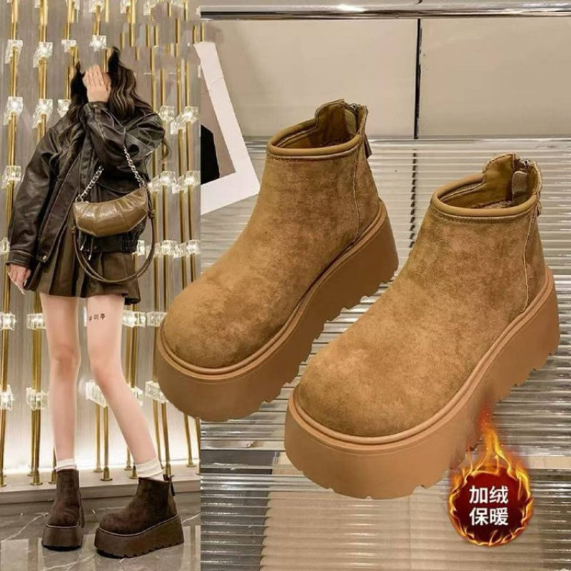Botas de nieve de fondo grueso para mujeres 2026 invierno nueva estación europea pequeño aumento de altura 7cm botas de muffin retro de lana