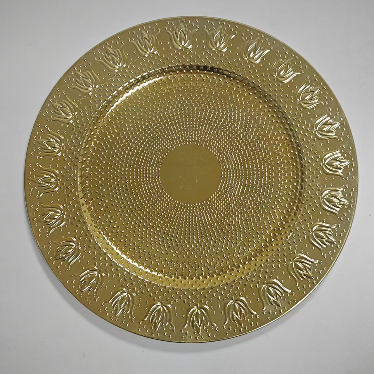 Placas de cargador bandeja de frutas red europea color metal ligero hogar bandeja de decoración de lujo proveedor directo