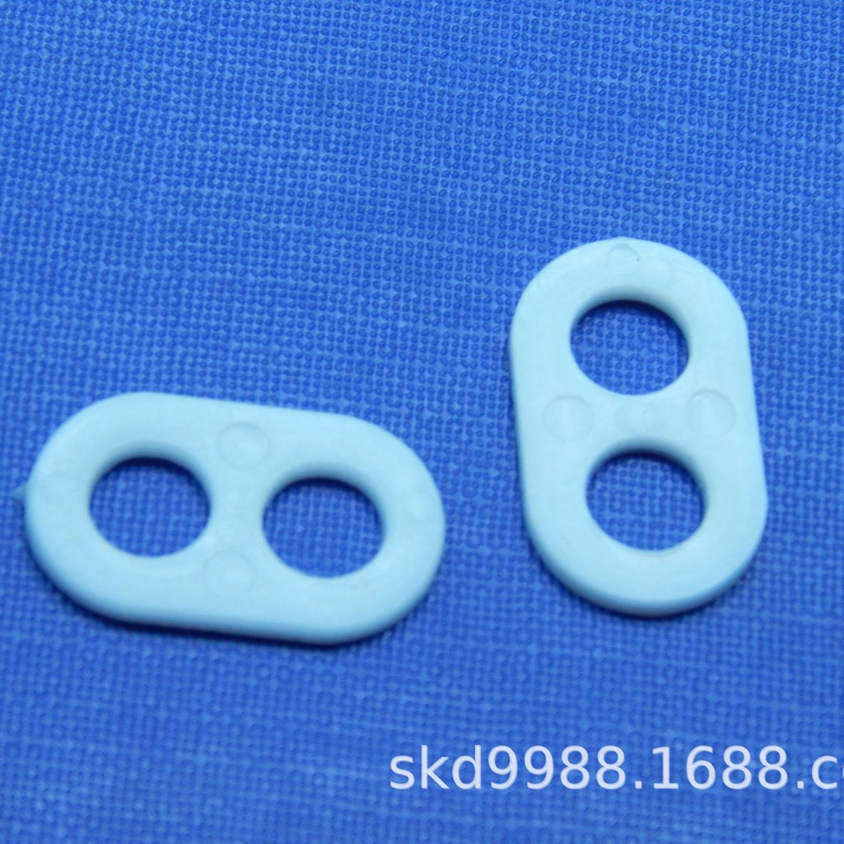 厂价批发塑料两孔八字形线扣 电源吊线环 008八字扣