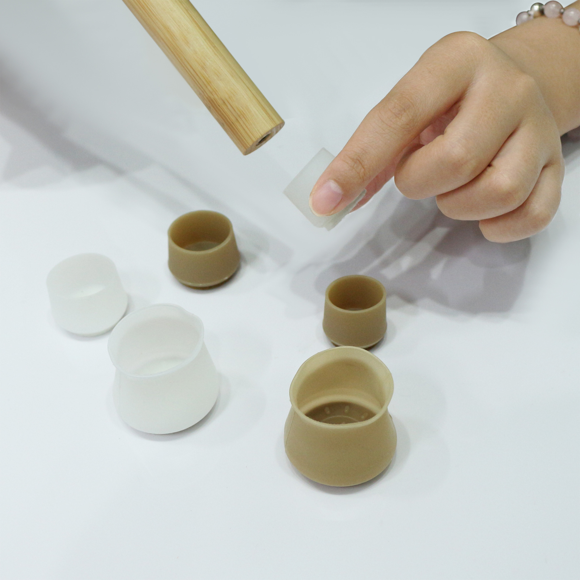 Silencioso fieltro mesa silla cubierta de pie