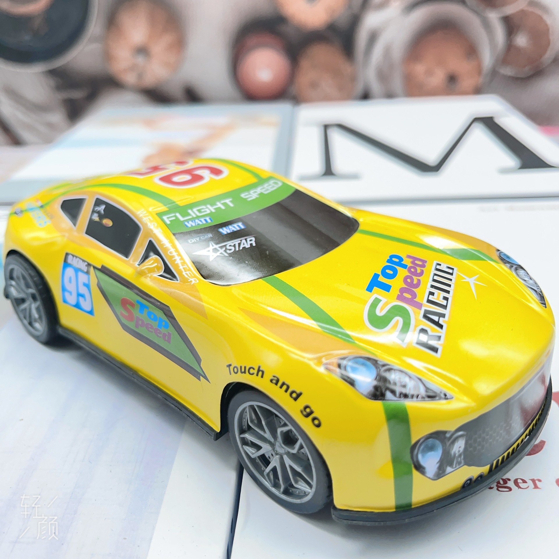 Aleación de gran tamaño inercia carro de acero coche de juguete para niños coche deportivo de carreras jardín de infantes accesorios de juguetes de comercio electrónico al por mayor