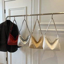 ��ɫ���e���������ذ����s�ٴ��ճ�ͨ�ڌ��Æμ�б������Ůʿ��