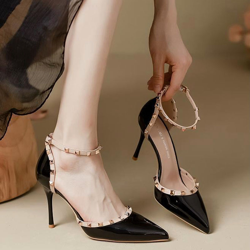 High heels with studs stiletto heels