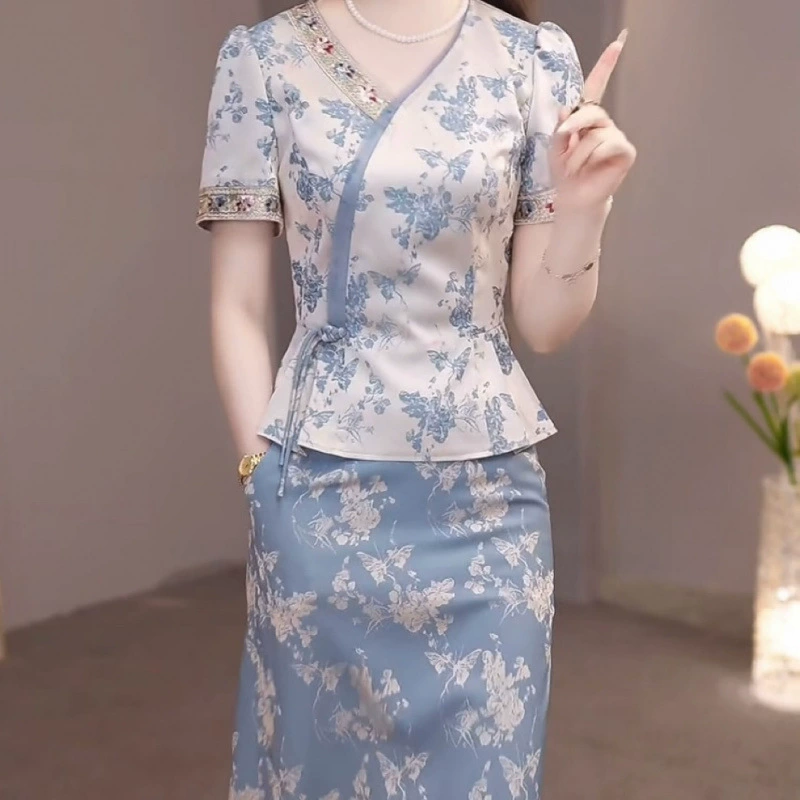 Новый китайский стиль двухкомплектный набор 2025: топ и юбка для лета, новый утягивающий и скрывающий фигуру модный китайский костюм для женщин
