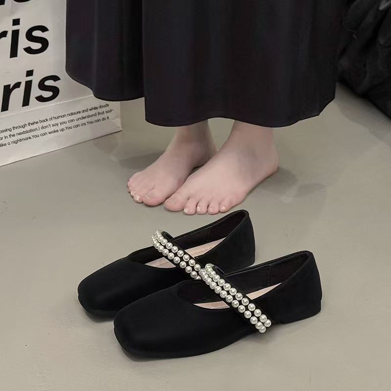 Nicho negro plano con falda de cabeza cuadrada simple zapatos de verano 2026 nuevos zapatos de perla suave Mary Jane