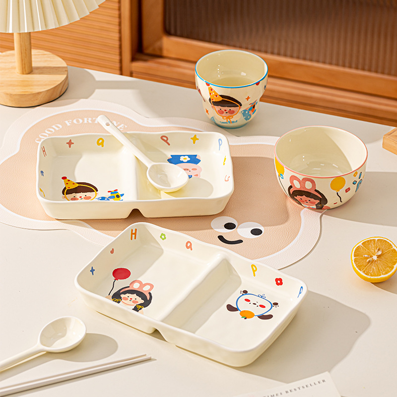 Una familia de cuatro padres e hijos, plato dividido, juego de vajilla de cerámica, regalo para el hogar, plato de color bajo vidriado, plato de desayuno lindo