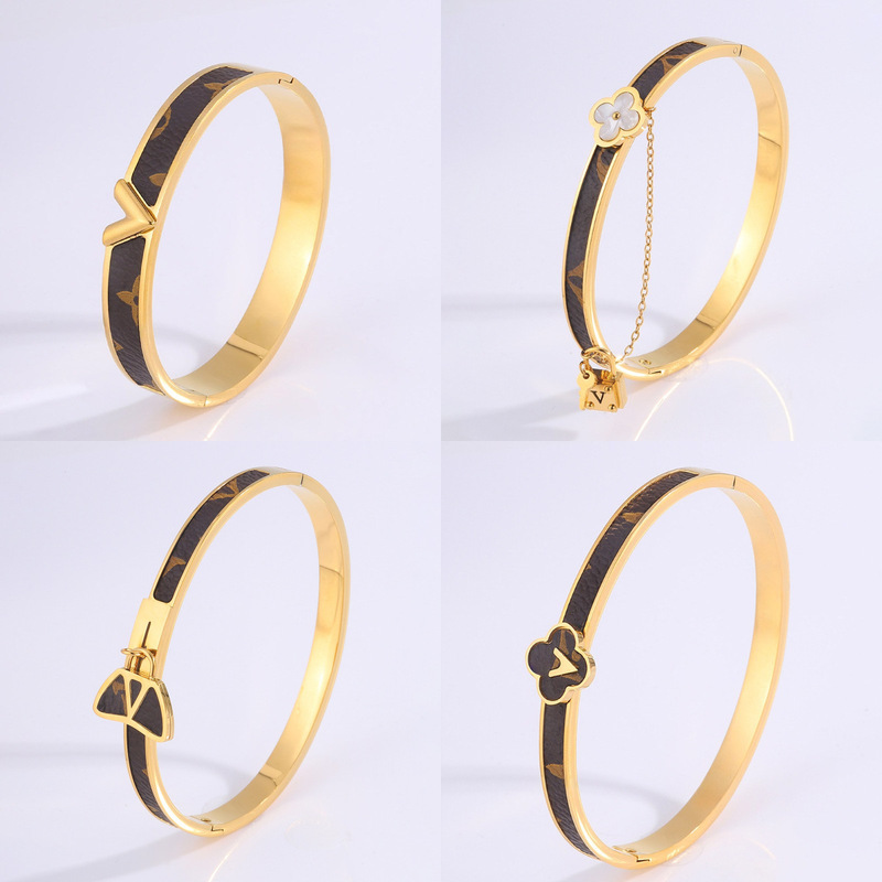 Titanium Steel Bracelet Old Flower Skin I Series High Goods Donkey Home V Four-leaf Clover Cross-border Explosion Bracelet Not Falling