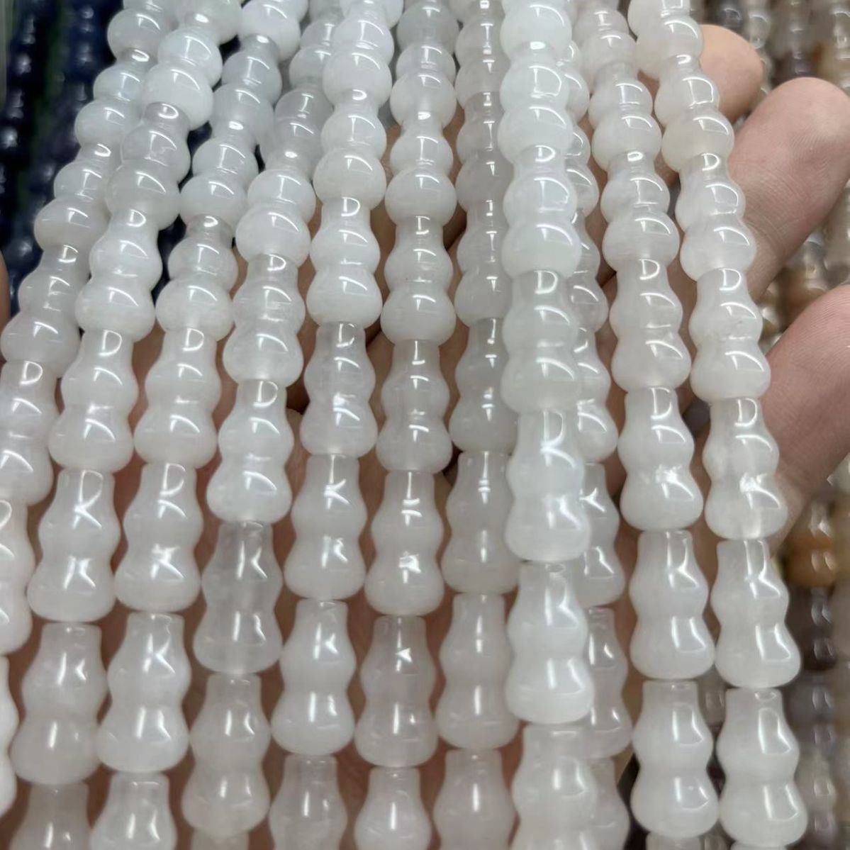 Natural Stone Gourd-Shaped Gold-Threaded Jade Purple Iris White Jade Blue East Lake Gourd Semi-Finished Accessory Direct Manufacturer Sale