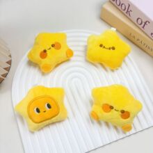 可爱卡通玩偶胸针礼盒包包挂件毛绒星星公仔发饰手腕带配件批发