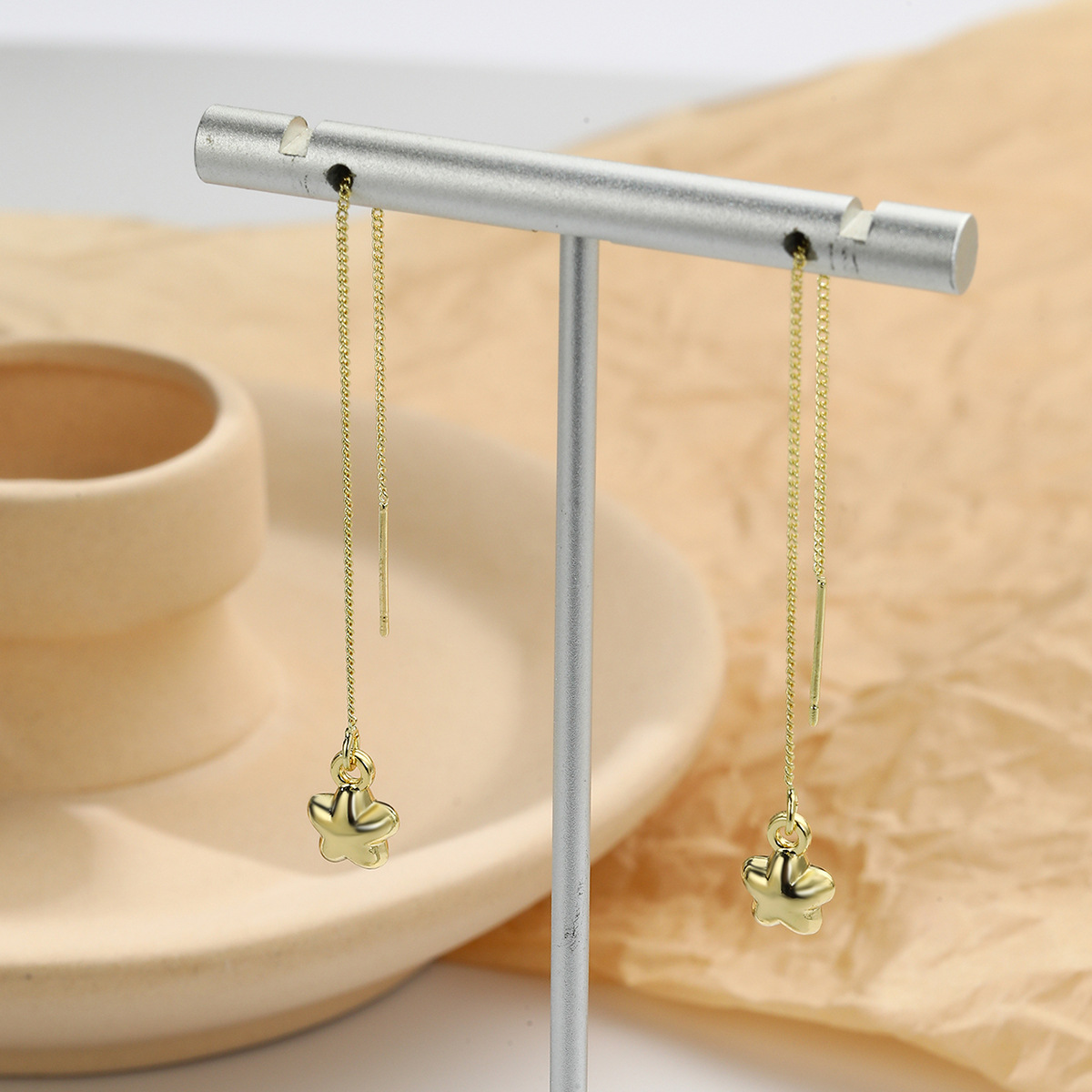 hot accessories Long high end pearl earrings Zircon crystal bee earrings Colorful bird earrings_voghion.com