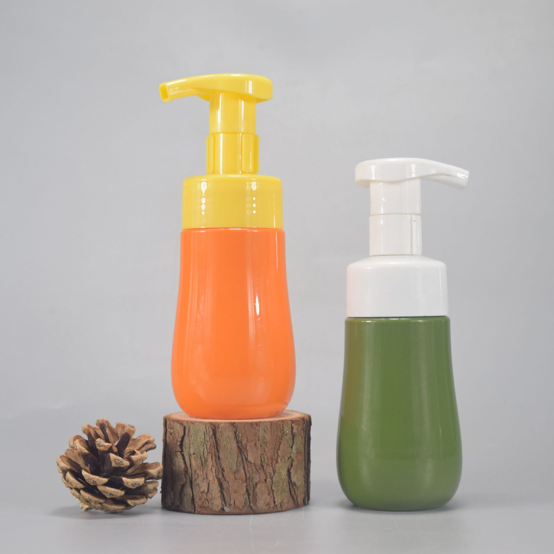 批发高级感塑料150ml绿色泡沫瓶pet化妆品按压瓶子包装空瓶包材瓶