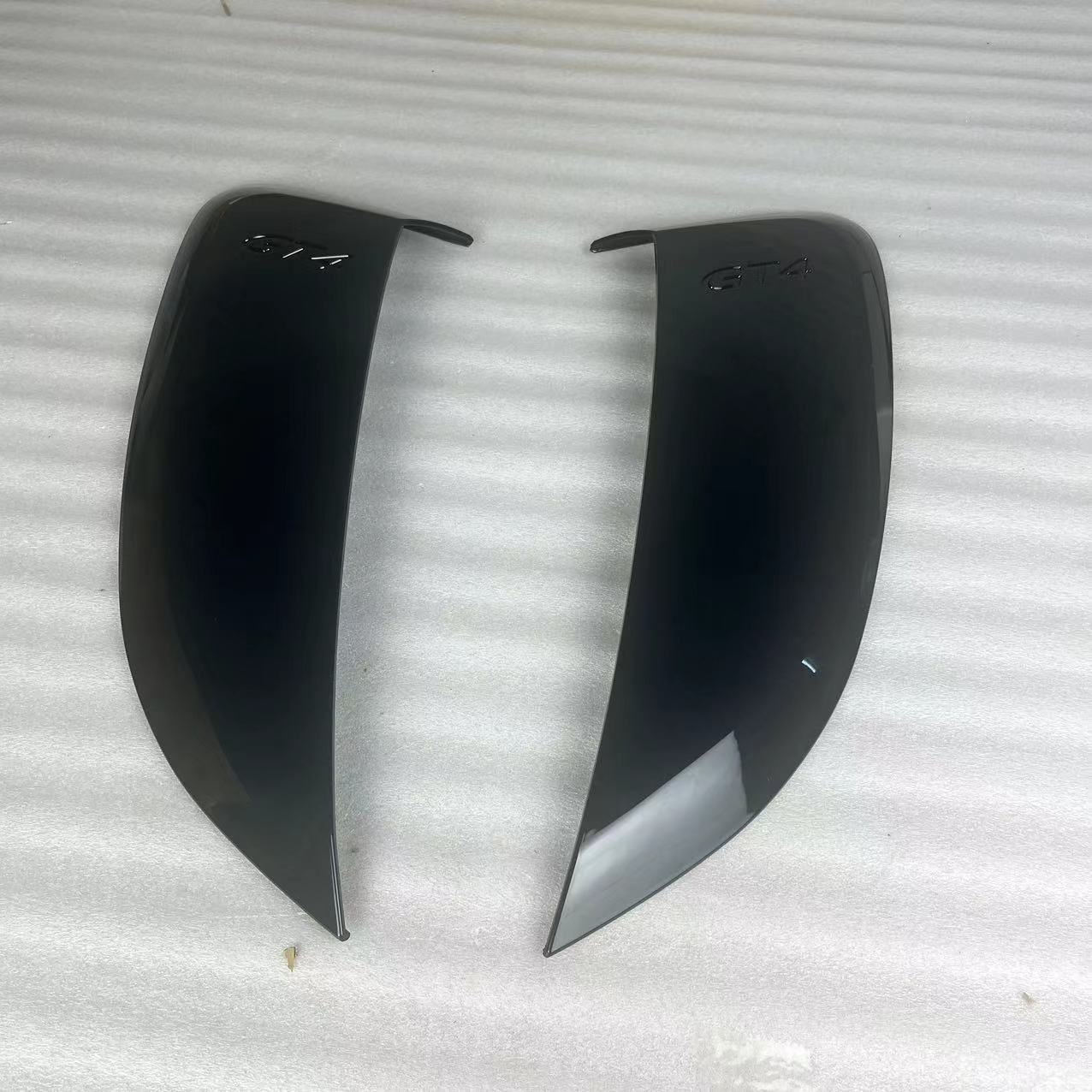 Suitable for Porsche 718 carbon fiber rear leaf air outlet 982 bright black GT4 air outlet CayMan side air outlet