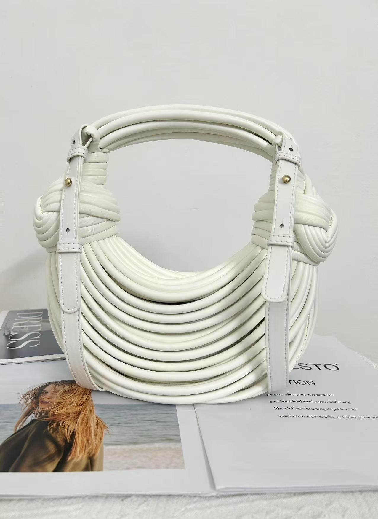 화이트(어깨끈 포함)