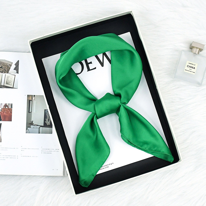 Comercio exterior primavera y otoño bufandas de seda delgadas de color sólido simple 70 bufandas de seda cuadrada de moda para viajes versátiles bufandas de mujer sensación de alto nivel