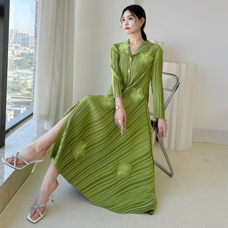 Foreign Trade Wholesale Issey Miyake Pleated Three-Dimensional Embroidered Plus-Size Dress with Suit Collar, Large Hem, High-End Solid Color Elegant Long Dress