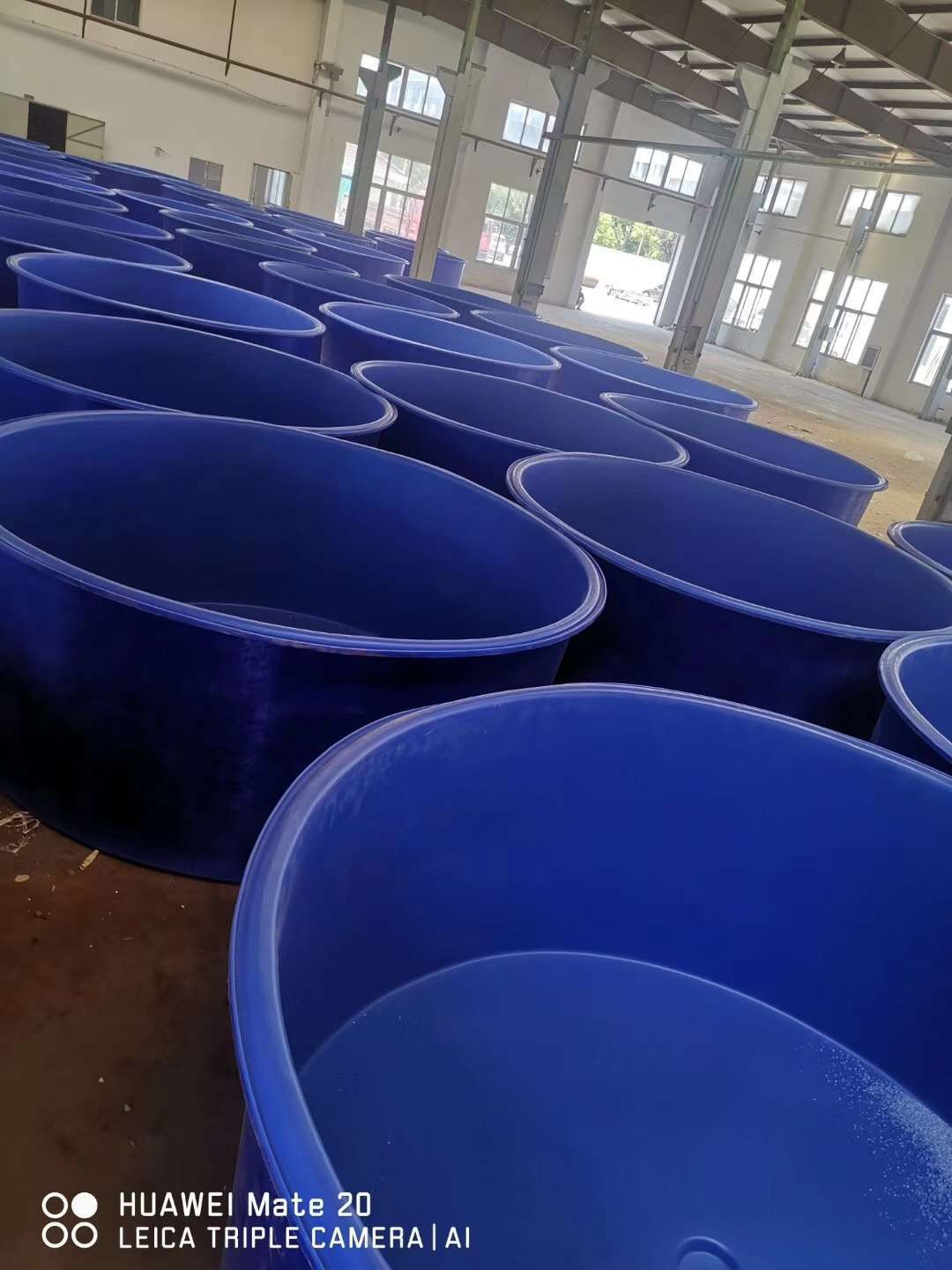 厂家批发锥底养殖桶  7.5吨鱼苗生态养殖尖底桶