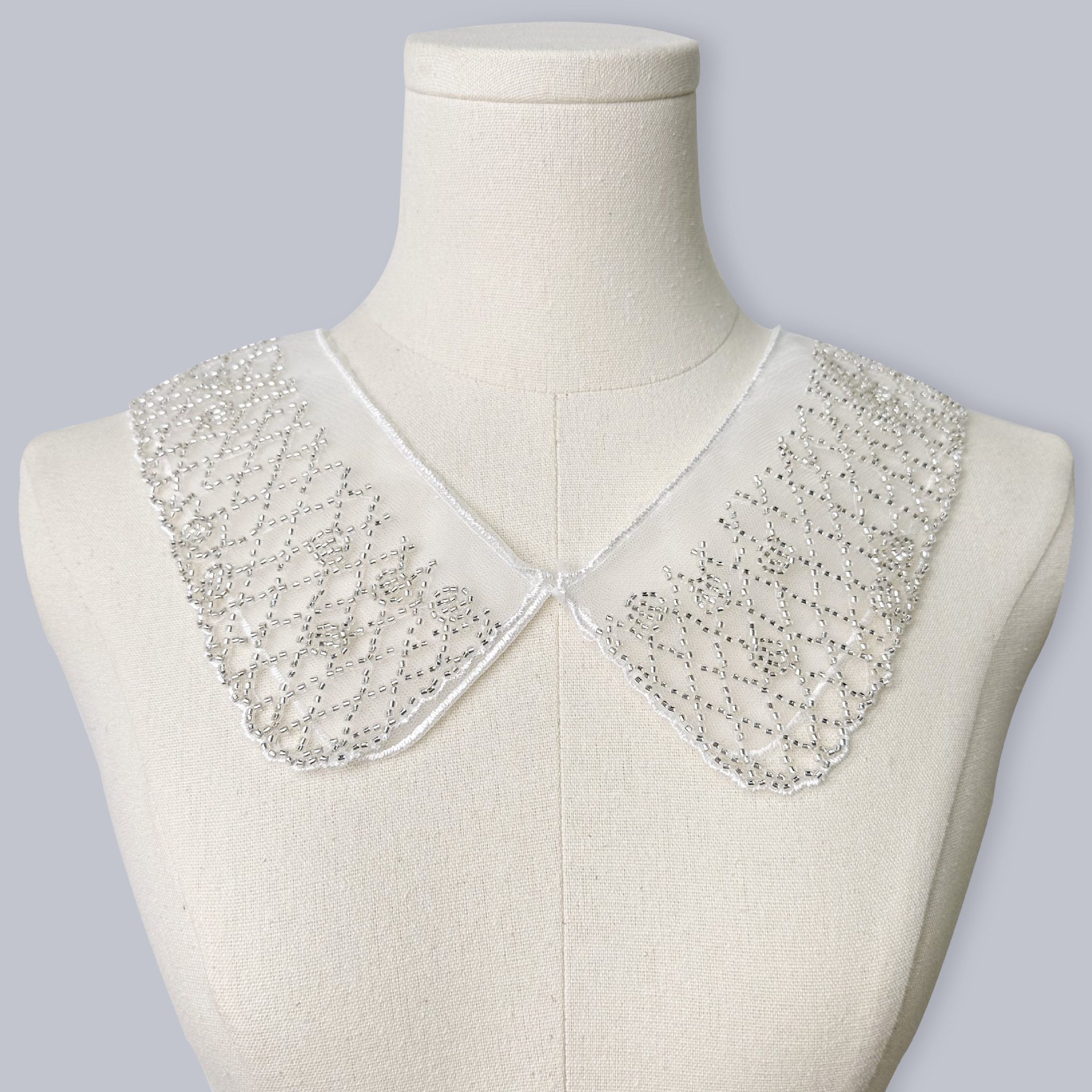 Embordado de fabricación pesada coreana anti-luz falso cuello de clavado a mano cuello de camisa de mujer decoración de collar vestido collar flor de color universal